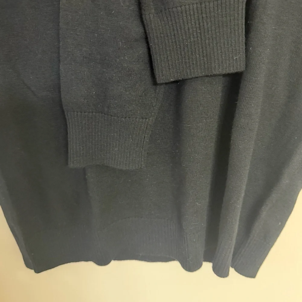 Banana Republic Men's Dark V-Neck Sweater